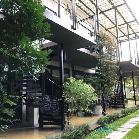 Bed Stop Hotel Chiangmai Chiang Mai Zewnętrze zdjęcie