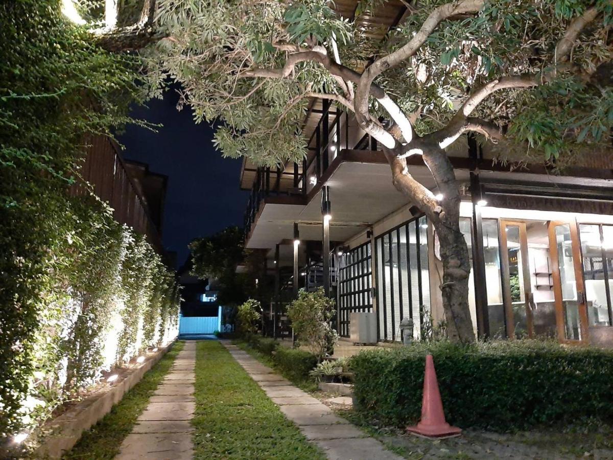 Bed Stop Hotel Chiangmai Chiang Mai Zewnętrze zdjęcie