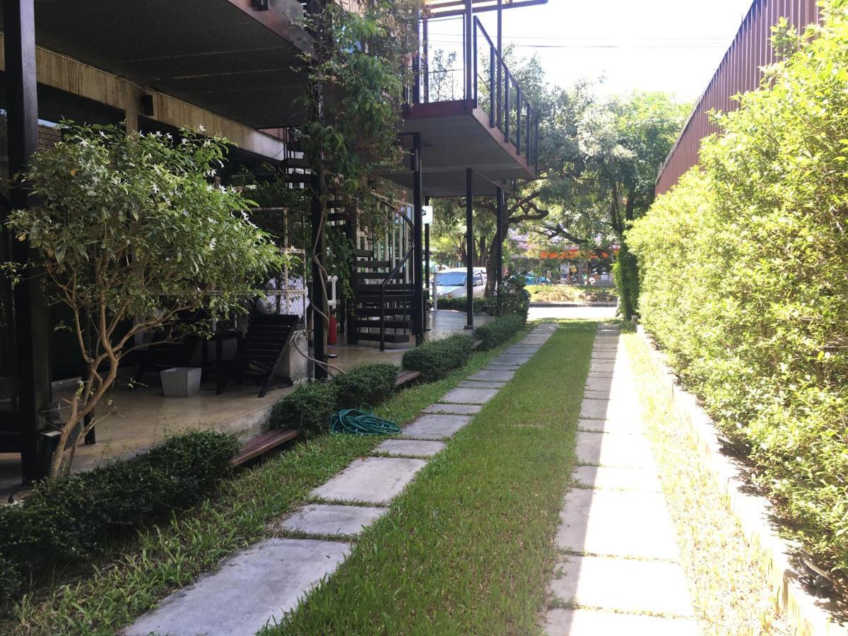 Bed Stop Hotel Chiangmai Chiang Mai Zewnętrze zdjęcie